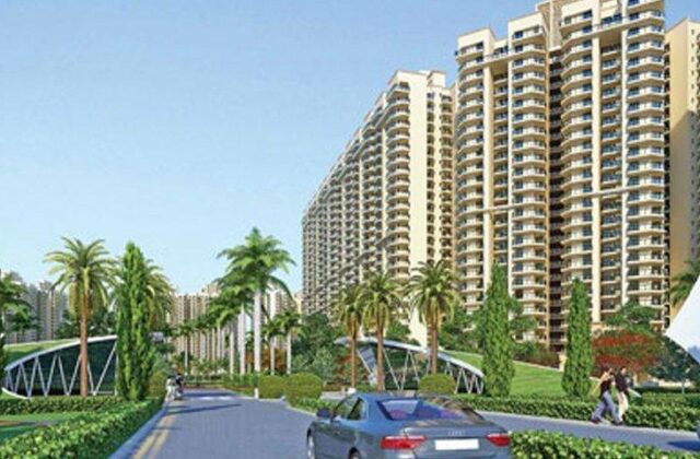 Gaur City 7th Avenue