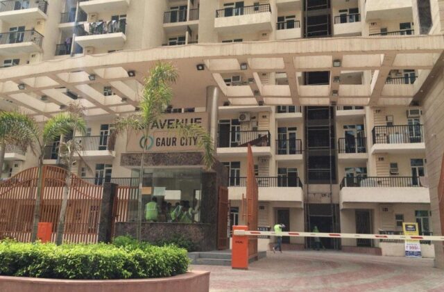 Gaur City 1st Avenue
