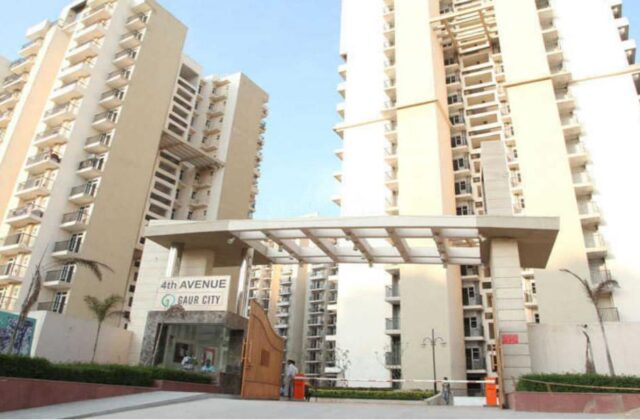 Gaur City 4th Avenue